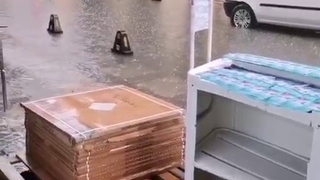 Cadde ve sokaklar göle döndü