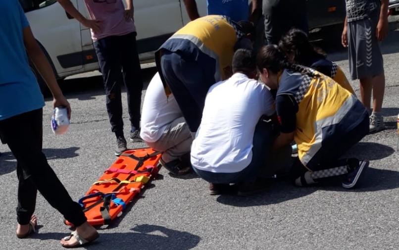 Caddede sürüklenip yaralandı