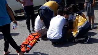 Caddede sürüklenip yaralandı