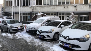 Çaldıkları araçları açık arttırmada sattılar