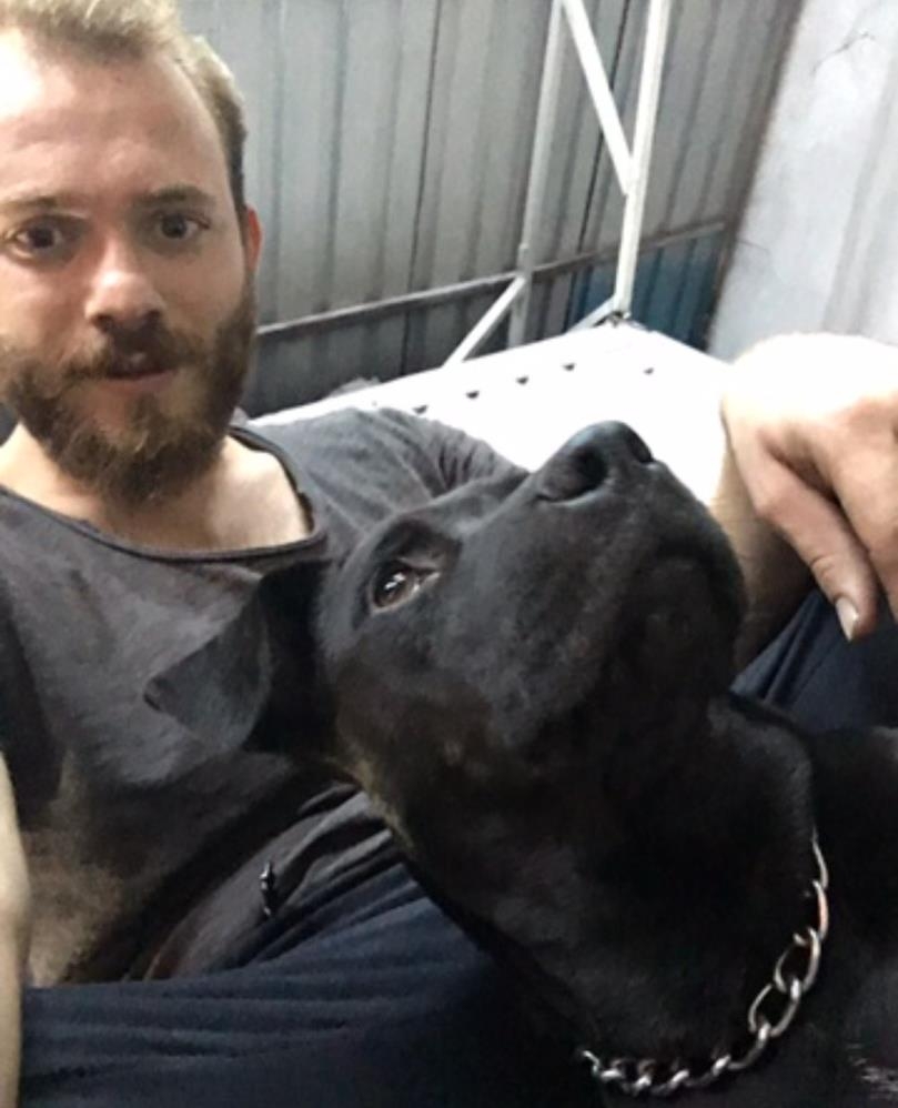 Çalınan köpeğini 3 gündür arıyor