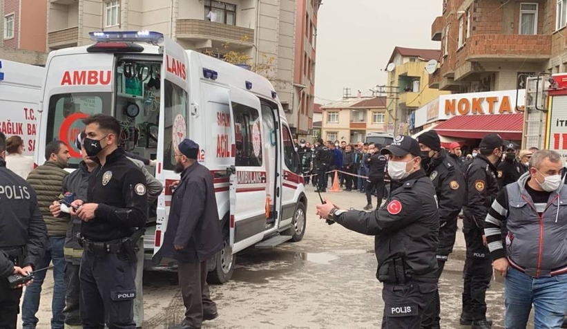Cami inşaatının iskelesi çöktü: 8 yaralı