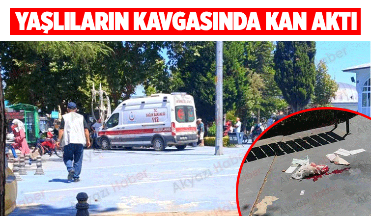 Cami önünde kavga; Yumrukla yere serdi