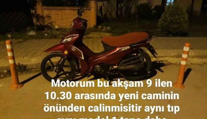 Cami önündeki iki motosikleti çaldılar