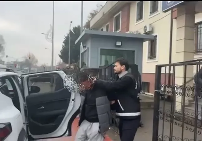 Cami ve tır hırsızı kameraya yakalandı