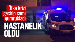 Camı yumruklayan genç hastaneye kaldırıldı