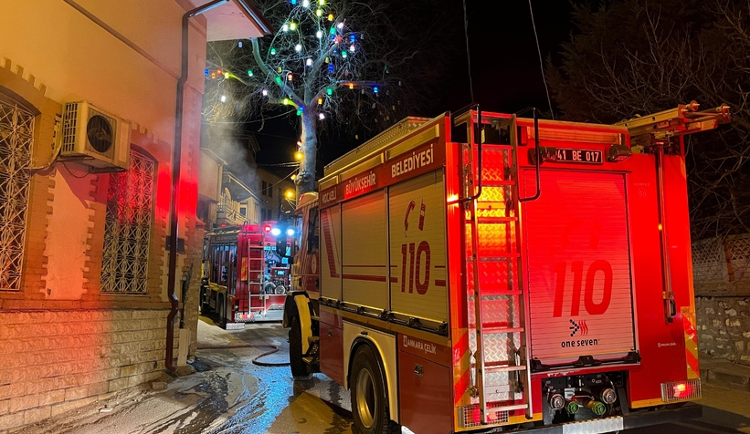 Camide çıkan yangın korkuttu