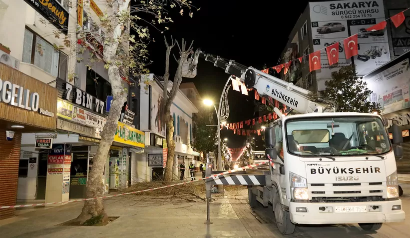 Çark Caddesi’nde gece mesaisi