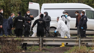 Sevgilisi ile eşinin cesedini parçalayıp dereye atmışlar