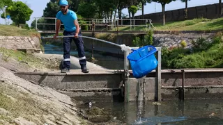 Çark Deresi’nin içi ve çevresi temizlendi