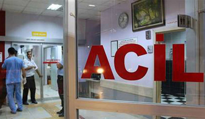 Çark'ta kaza, kamyonet iş yerine girdi: 3 yaralı