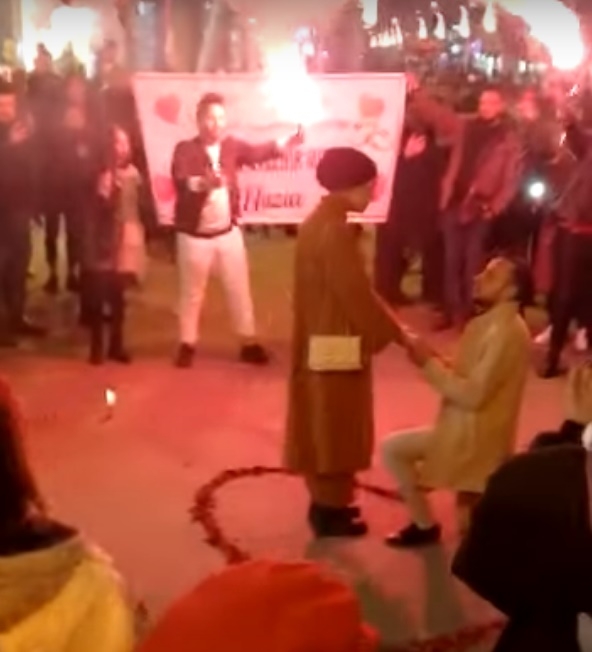 Çark'ta Sevgililer Günü'nde evlilik teklifi