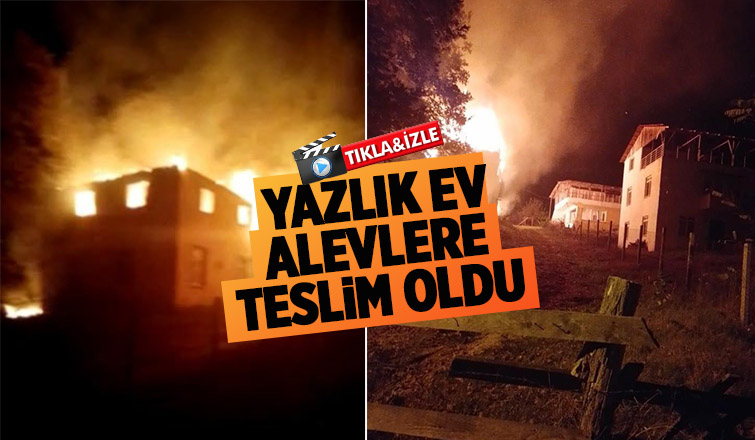 Çatıda çıkan yangın iki katlı evi alev topuna çevirdi