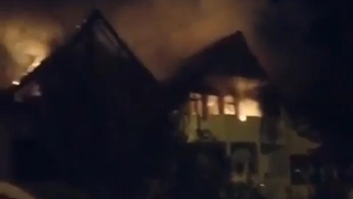 Cebeci'de villalar yandı