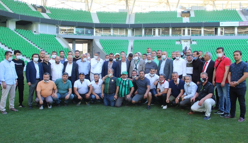 Cevat Ekşi ipi göğüsledi