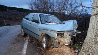 Ceviz ağacına çarptı ağır yaralandı