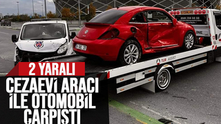 Cezaevi aracı ile çarpışan otomobilde 2 kişi yaralandı