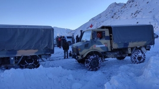 Çığ altında kalan asker şehit oldu