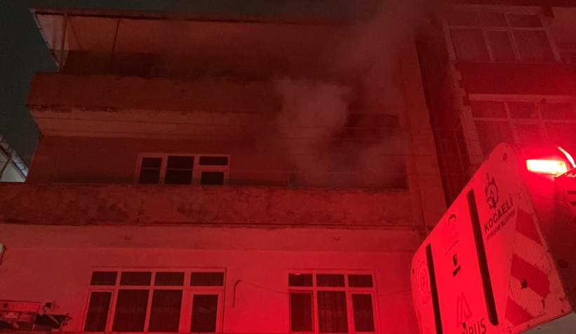 Cinayetin işlendiği ev yandı