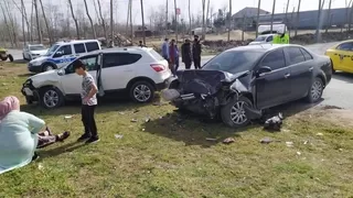 Cip ile otomobil kafa kafaya çarpıştı