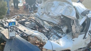 Cip uçuruma yuvarlandı: 5 ölü, 1 yaralı