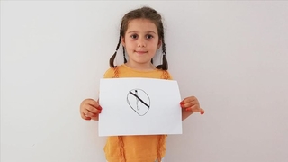 Çizdiği afişlerle sigaranın zararlarına dikkati çekti