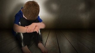 Çocuğa şiddetten babaanne ve baba gözaltına alındı