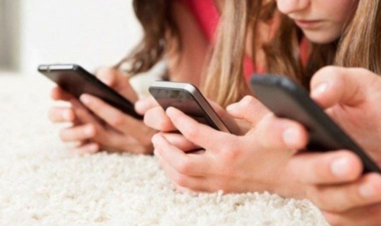 Çocuklar artık büyünce YouTuber veya influencer olmak istiyor