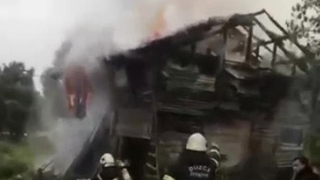 Çocuklar torpille oynarken samanlığı yaktı