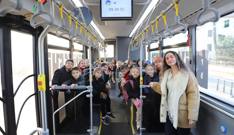 Çocuklardan yerinde toplu taşıma ve ulaşım incelemesi