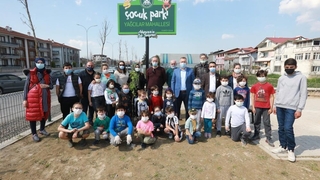 Çocukluk anıları meyve fidanlarında yaşatılıyor