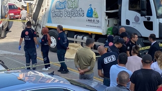 Çöp kamyonunun çarptığı yaşlı kadın hayatını kaybetti
