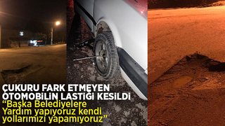 Çukura düşen otomobilin lastiği kesildi