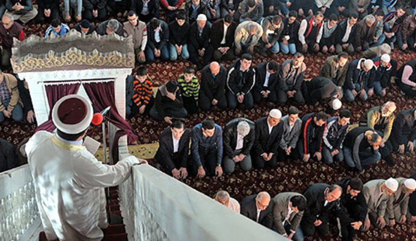 Cuma hutbesinde 'din istismarcılığı' uyarısı