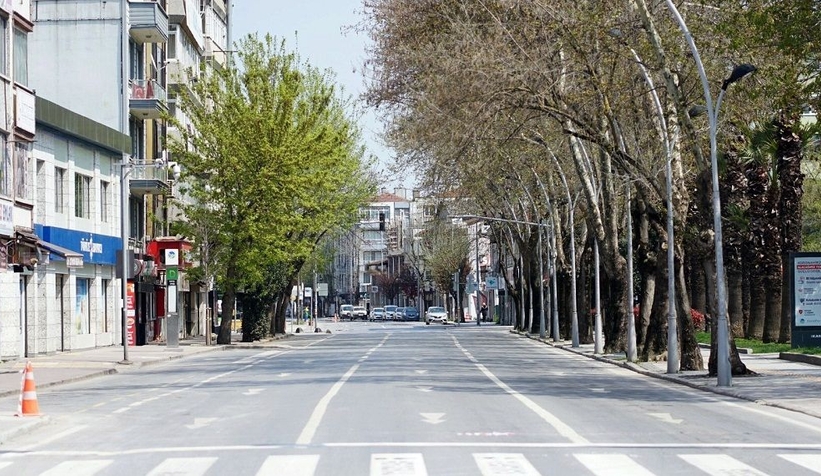 Cumartesi sokağa çıkma yasağı kalktı