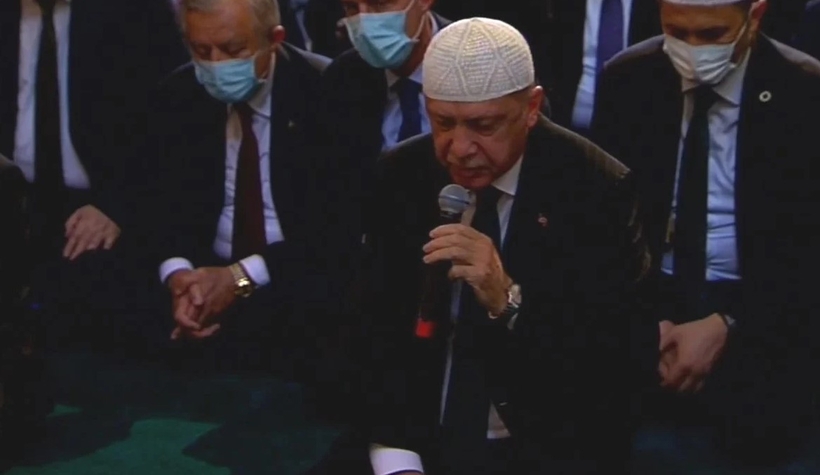 Cumhurbaşkanı Erdoğan, cuma öncesi Kur'an tilaveti verdi