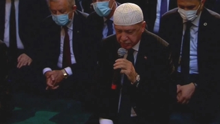 Cumhurbaşkanı Erdoğan, cuma öncesi Kur'an tilaveti verdi