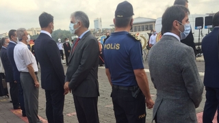 Cumhurbaşkanı Erdoğan'ın mesajı okunurken CHP'li başkan sırtını döndü