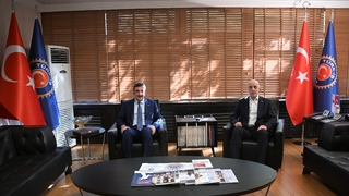 Cumhurbaşkanı Yardımcısı Yılmaz’dan TÜRK-İŞ'e ziyaret