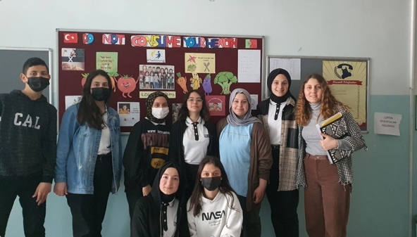 Cumhuriyet Anadolu Lisesi Öğrencileri eTwinning ile Öğreniyor