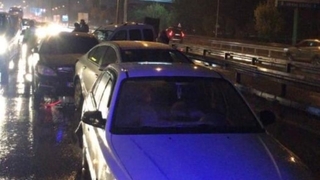 D-100'de 5 araç birbirine girdi: 6 yaralı