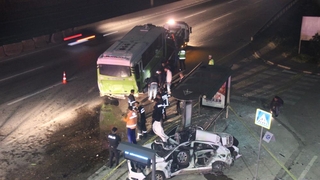 D-100'de feci kaza: 1 ölü, 2 yaralı