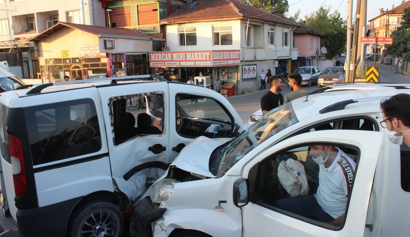 D-100'de feci kaza: 7 yaralı