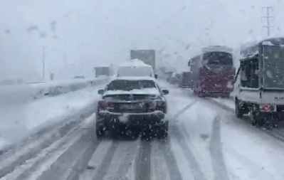 D-100'de ulaşım güçlükle sağlanıyor