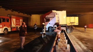 D-100 Karayolunda faciaya ramak kaldı