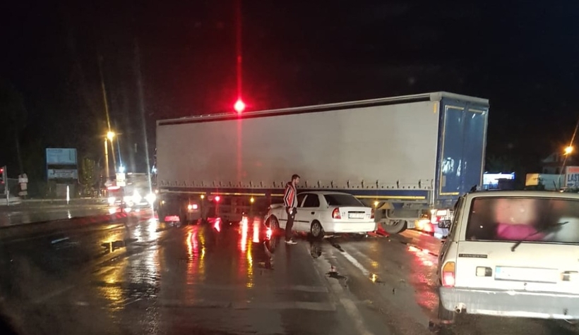 D-100 Pekşenler kavşağında kaza