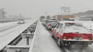 D-100 ve TEM Otoyolu ulaşıma kapandı