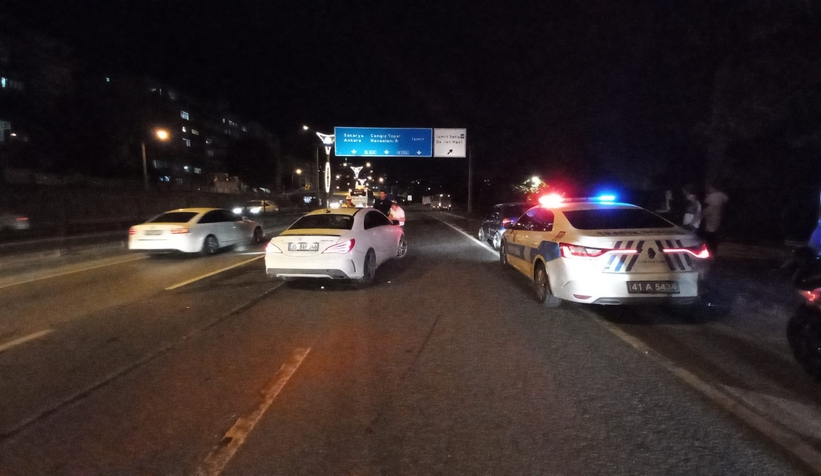 D-100’de 4 araç kazaya karıştı