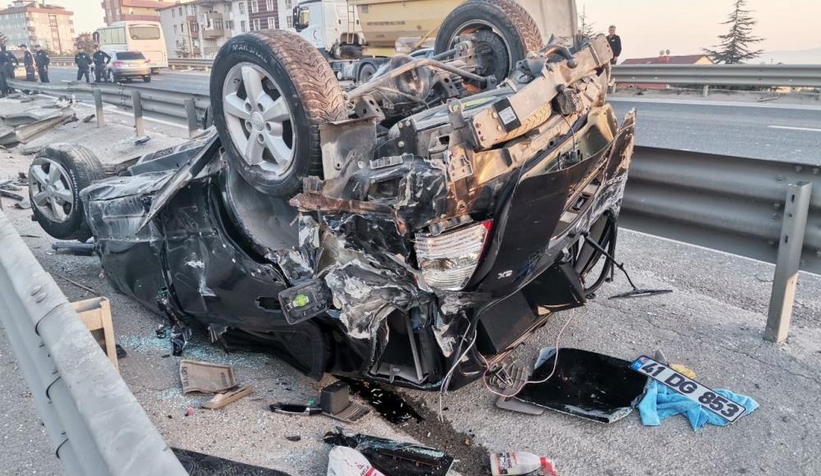 D-100’de takla atan otomobildeki 4 kişi yaralandı