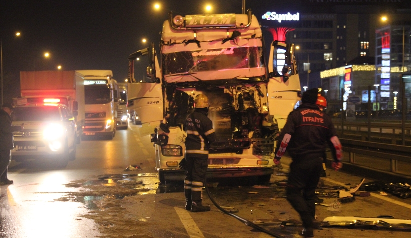 D-100’de tanker, hafriyat kamyonuna çarptı: 2 yaralı